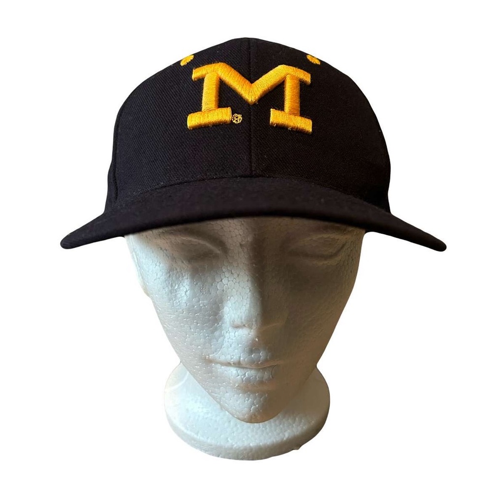 Vintage 1990’s Zeyphr Michigan Wolverines Fitted Hat Size 7 1/8